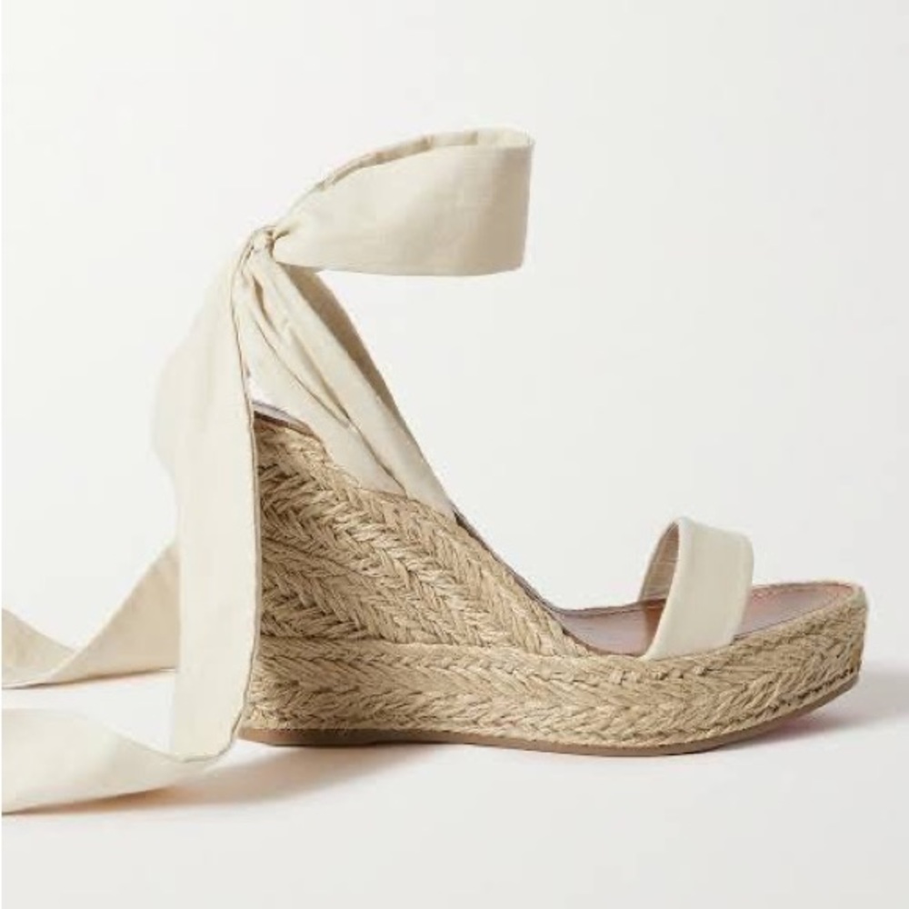 Sold out NWT Louboutin Monica du desert Wedge in 36 Ivory/Cream/Off-White